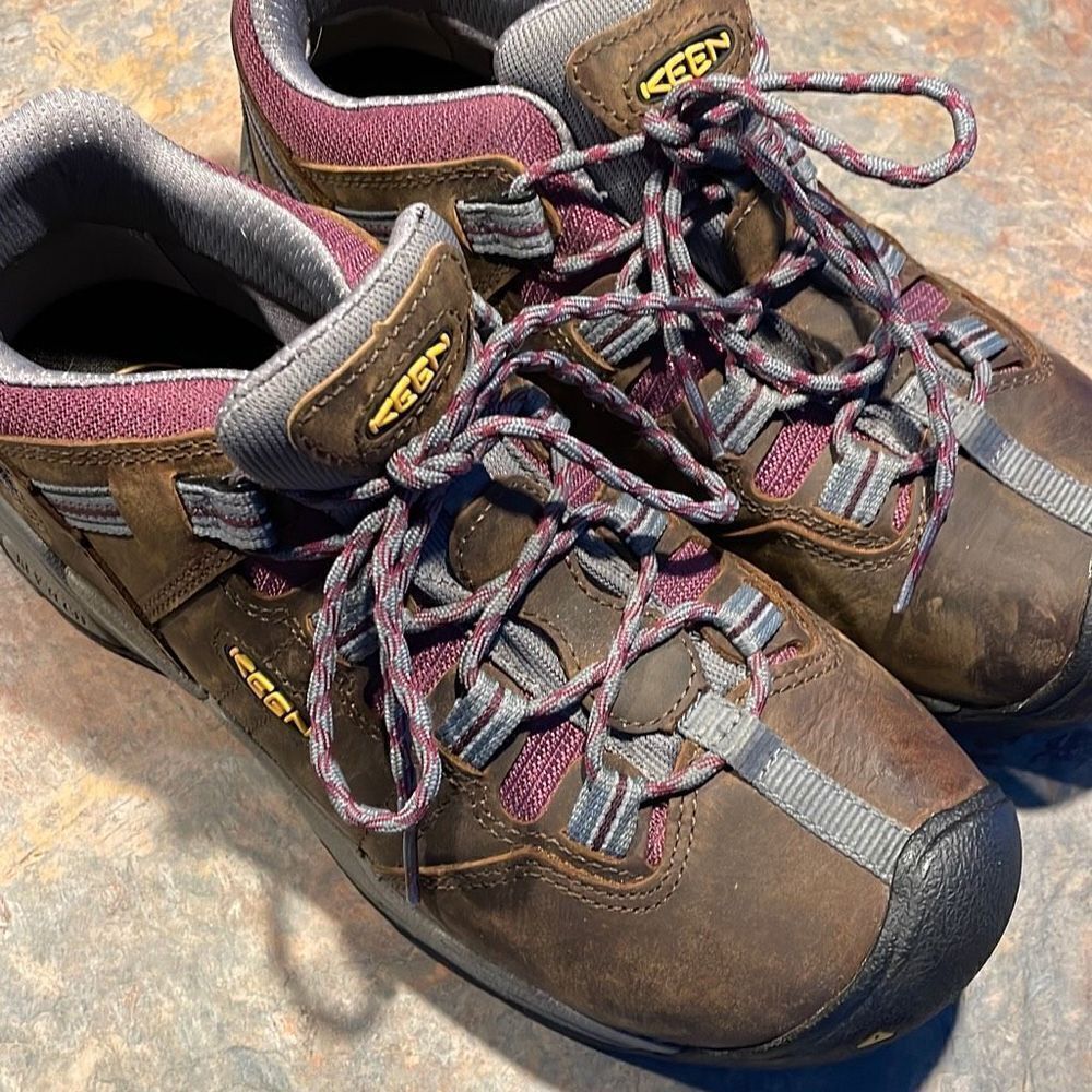 Keen Utility Detroit xt Steel Toe Woman’s boot shoe size 9
